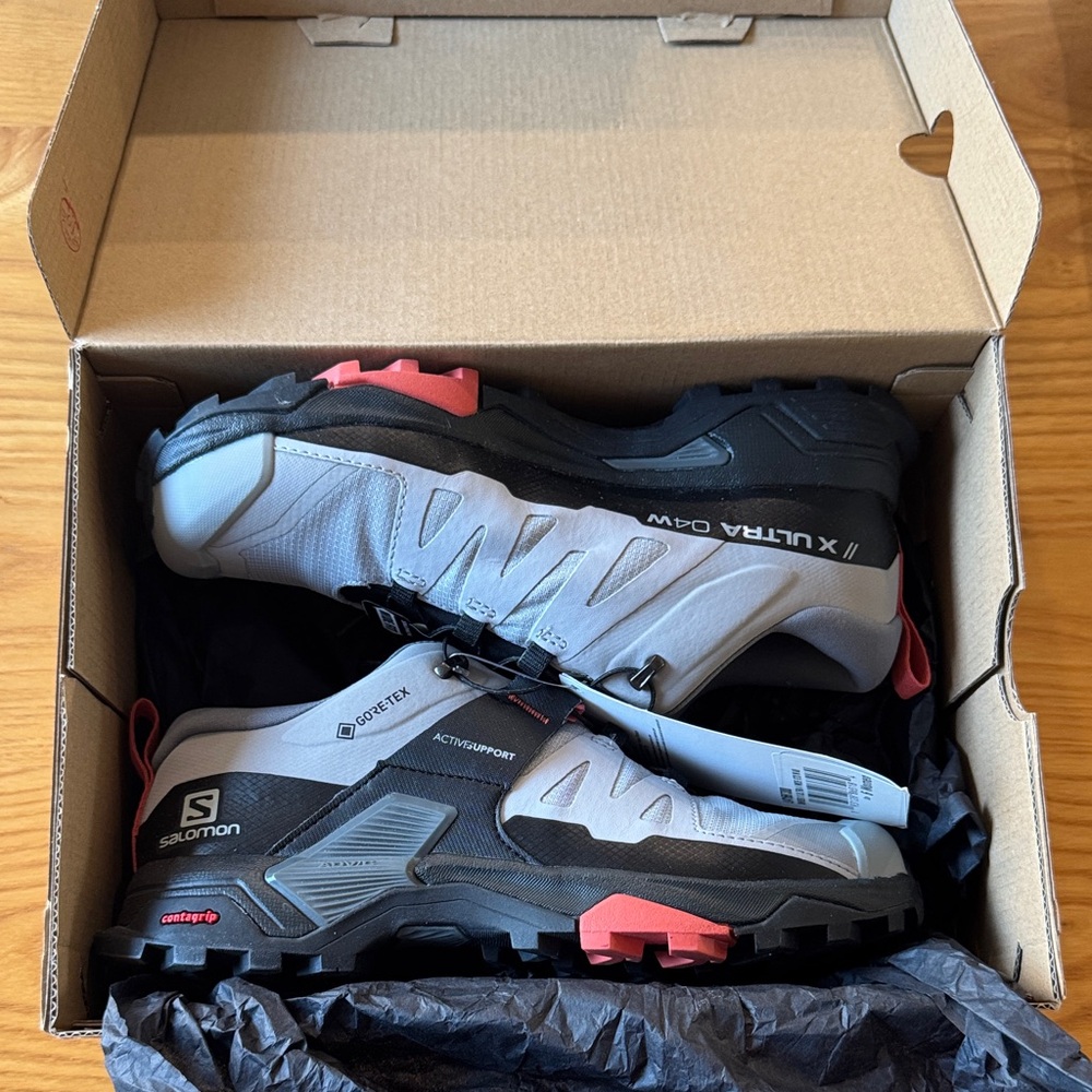 BRAND NEW NWT Women’s Salomon Athletic/Hiking Shoes